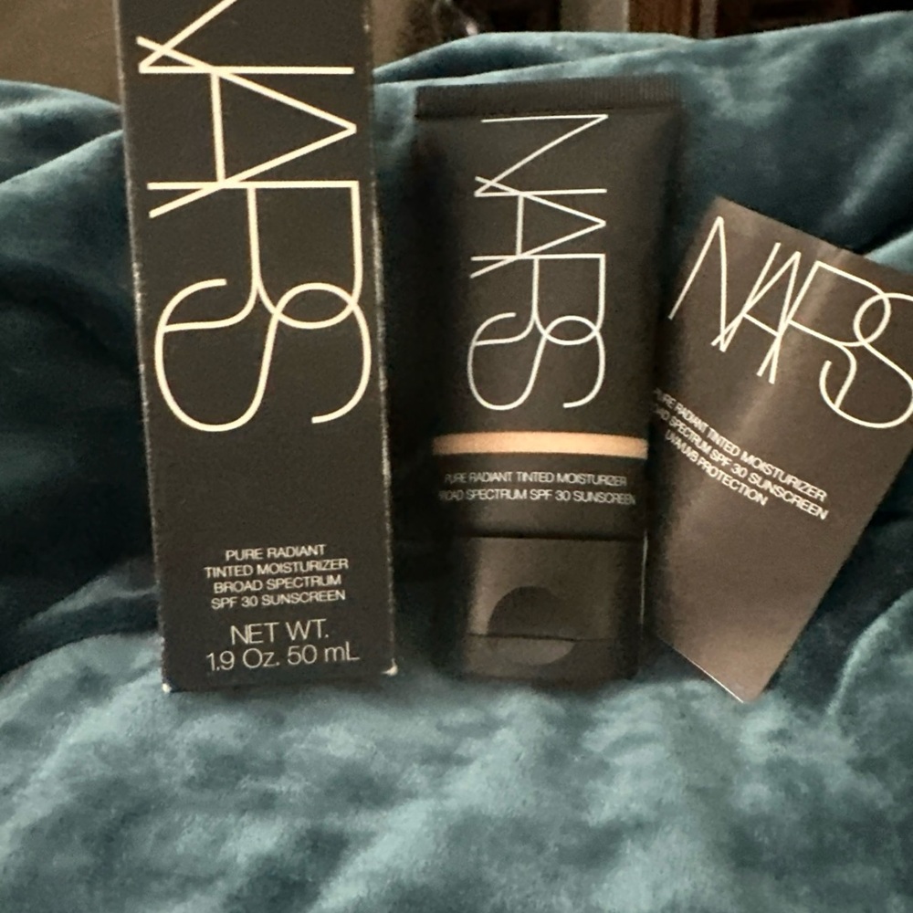 NARS PURE RADIANT TINTED MOISTURIZER SPF 30 ST MORITZ 1.9oz NIB